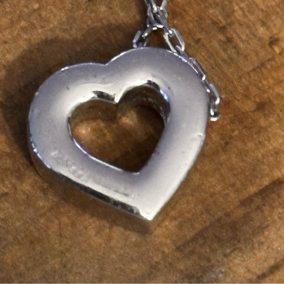 Swarovski paved crystal heart pendant necklace - Picture 4 of 7